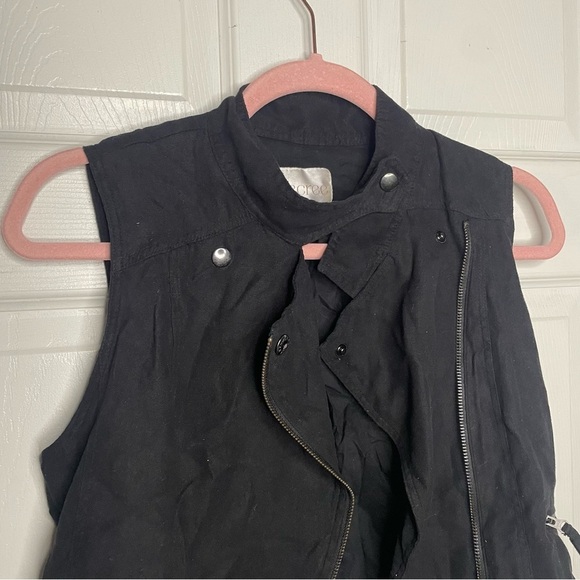 ⭐️(M) decree black vest - Picture 4 of 4